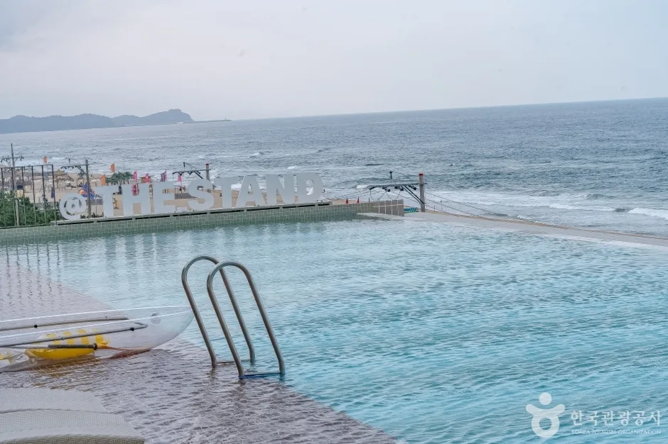 더스탠드11_4층루프탑pool