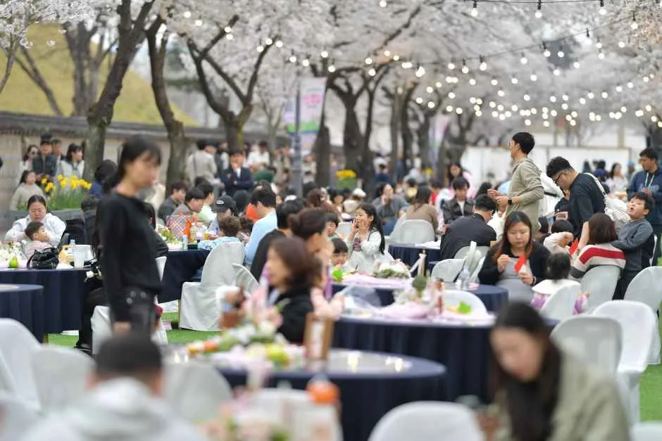 2026 경주 대릉원돌담길 축제 (4).jpg
